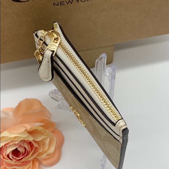 Mini Skinny Id Case In Signature Canvas - Picture 7 of 16